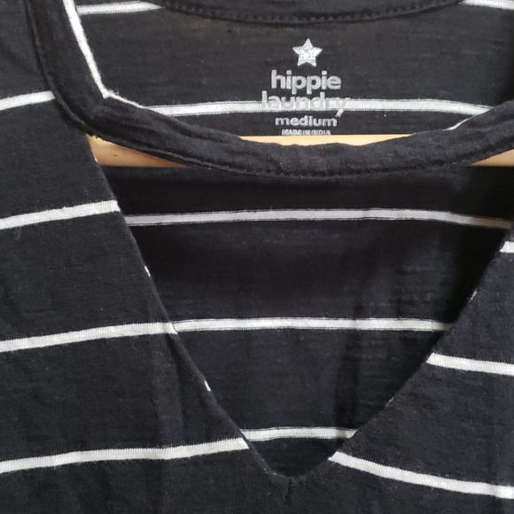 hippie laundry black white stripe tee vneck Size Medium - Picture 4 of 9